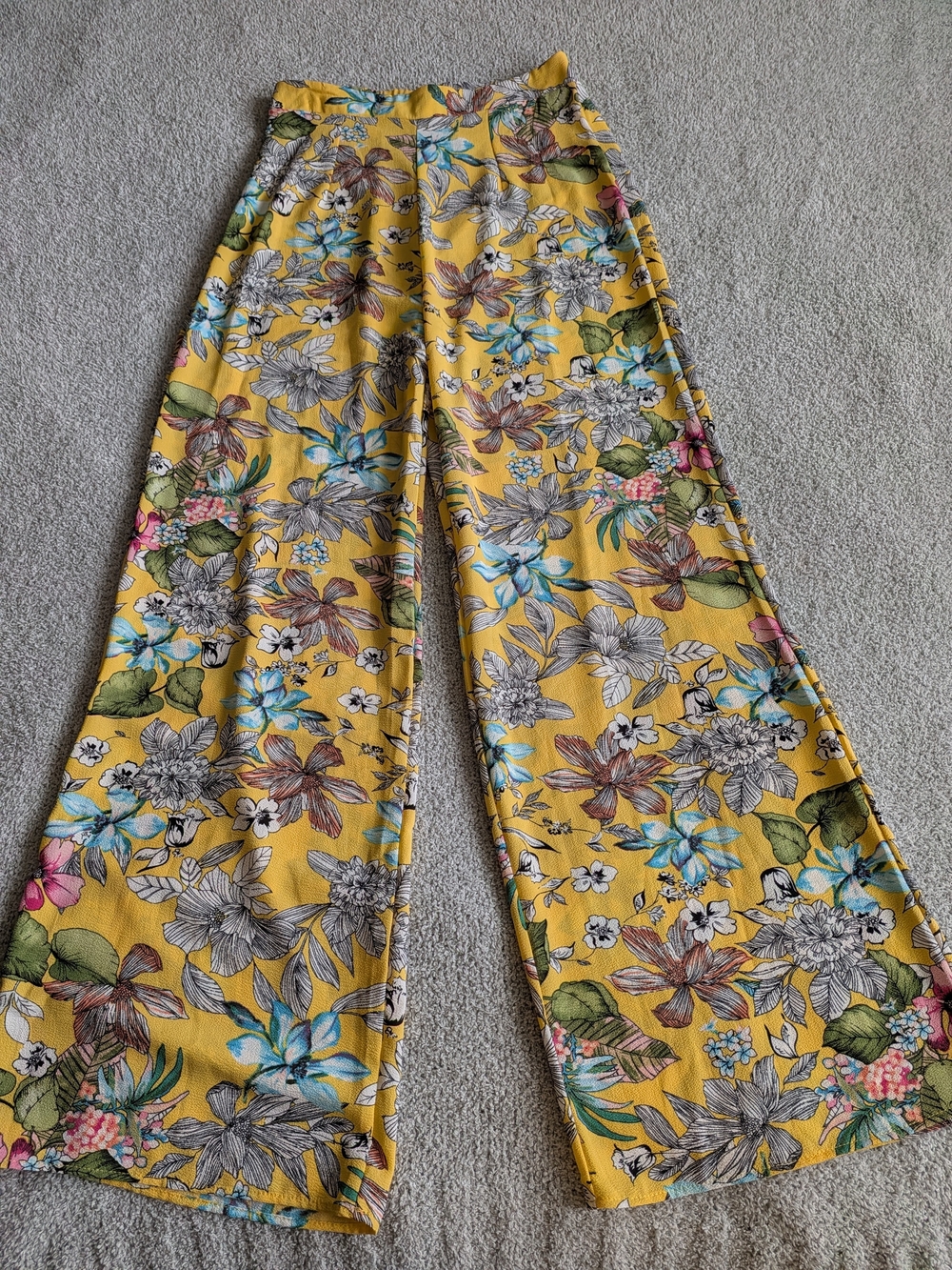 🌼B2G1🌼 Boutique Yellow Floral Wide Leg Pants NWT